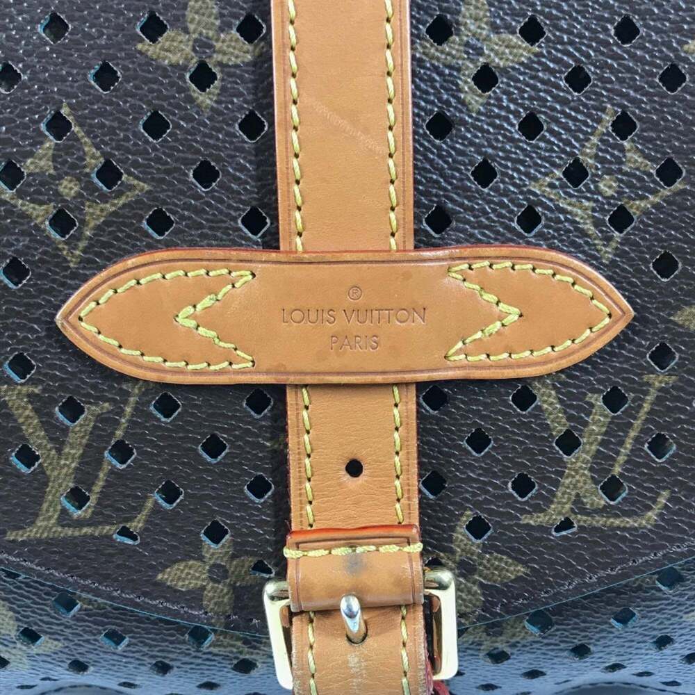LOUIS VUITTON Authentic Brown Monogram Canvas Shoulder Bag - Picture 6 of 16
